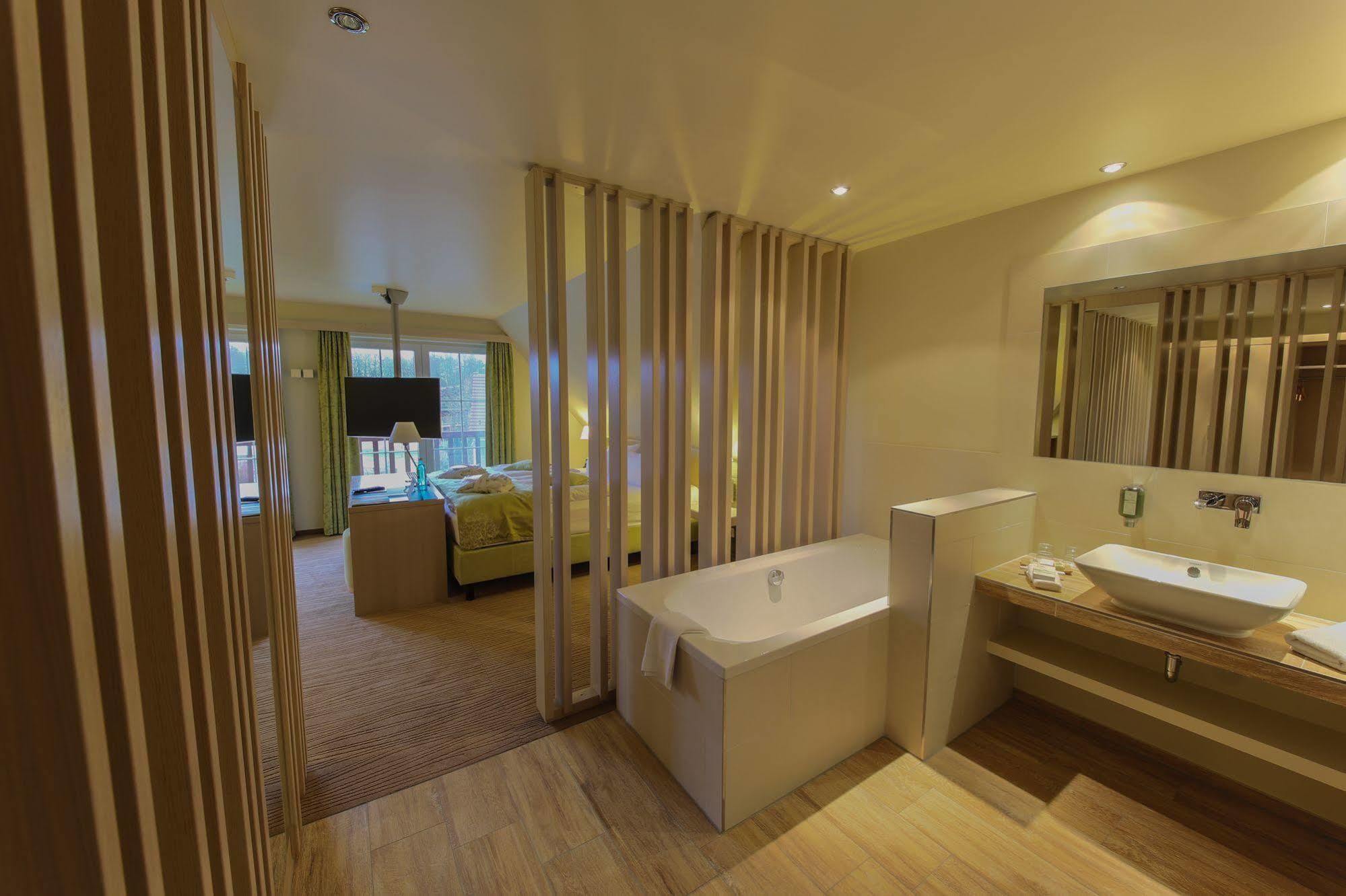 Logis Hotel Kur- Und Wellnesshaus Spree Balance Burg  Esterno foto